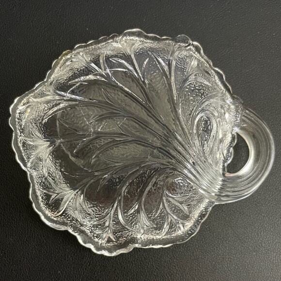 Vintage Indiana Glass Clear Pebble Leaf Nappy Bowl w/ Handle EUC‎ - Picture 3 of 7